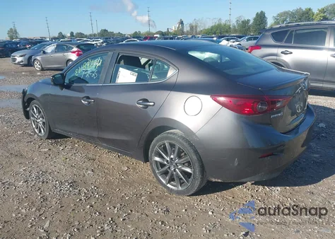 2018 Mazda Mazda3 Touring из США, поврежденный, VIN 3MZBN1V33JM185188